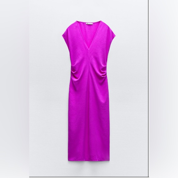 Flowy gathered dress - Picture 2 of 4